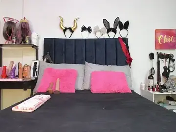 Stripchat Live Sex Cam of emmily_giraldo